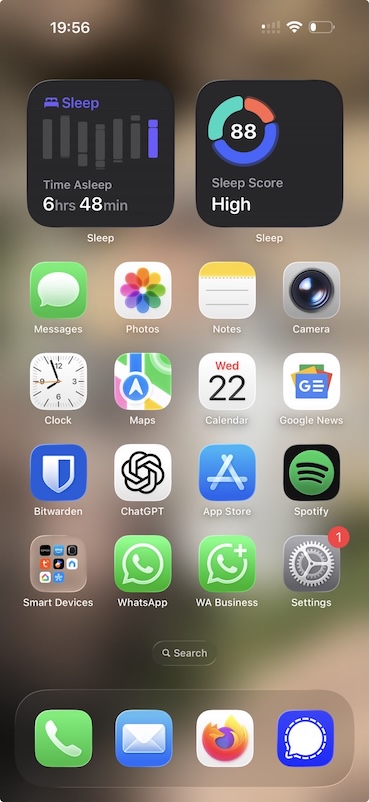 Phone screen with minimal notifications